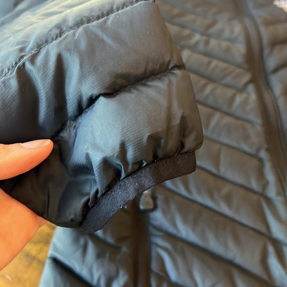 Mountain Hardwear Lightweight Down Jacket - Picture 3 of 10